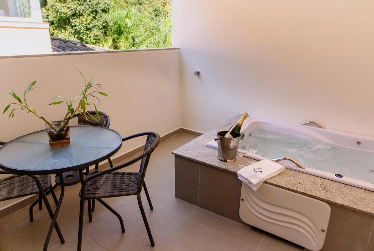 Apartment Zaya House Em